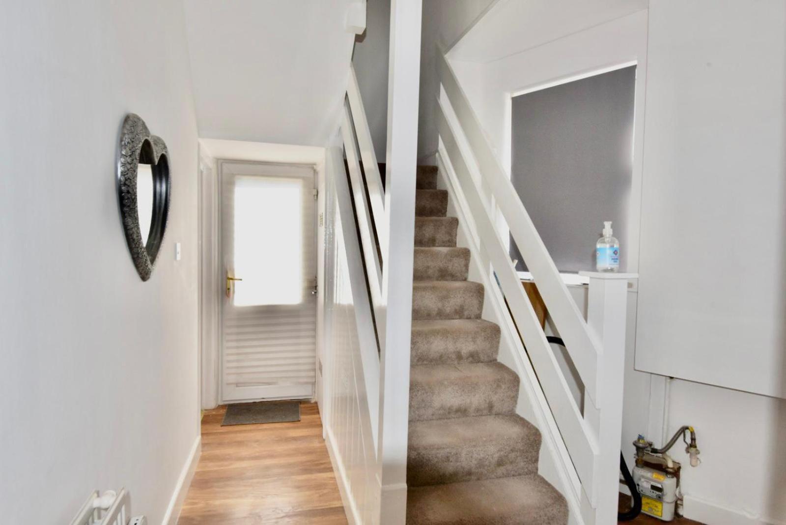 Come On In Lucas Street Newport Train Station Sleep Upto 8 Villa Exterior foto