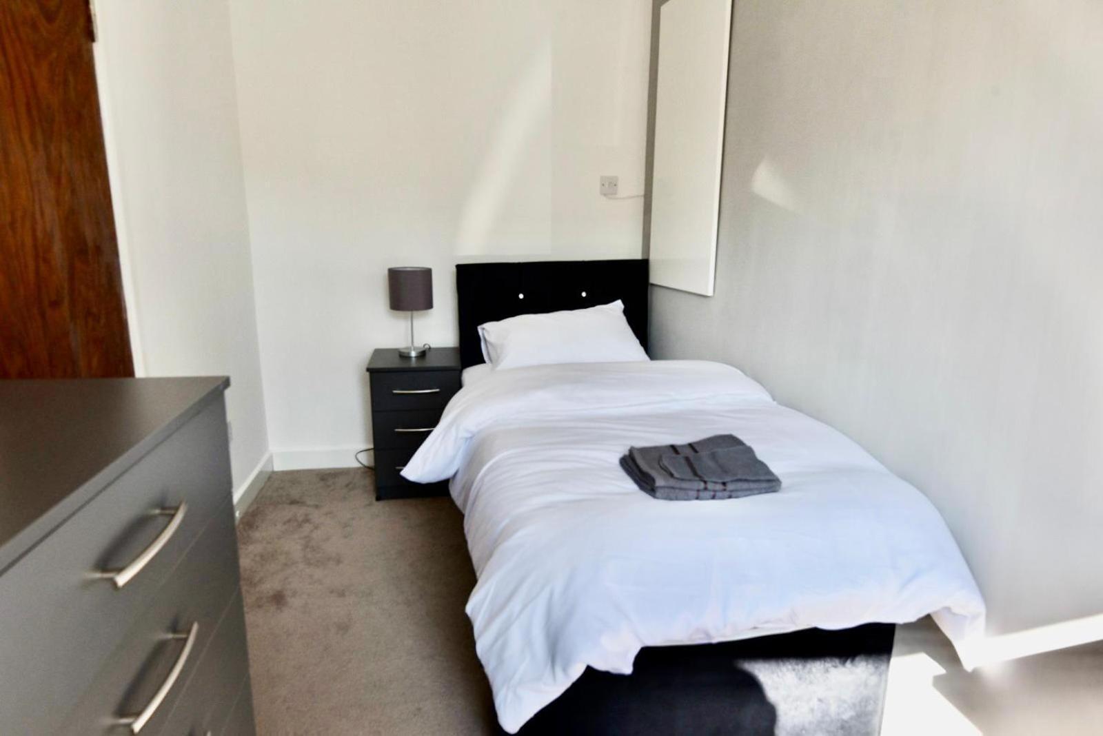 Come On In Lucas Street Newport Train Station Sleep Upto 8 Villa Exterior foto