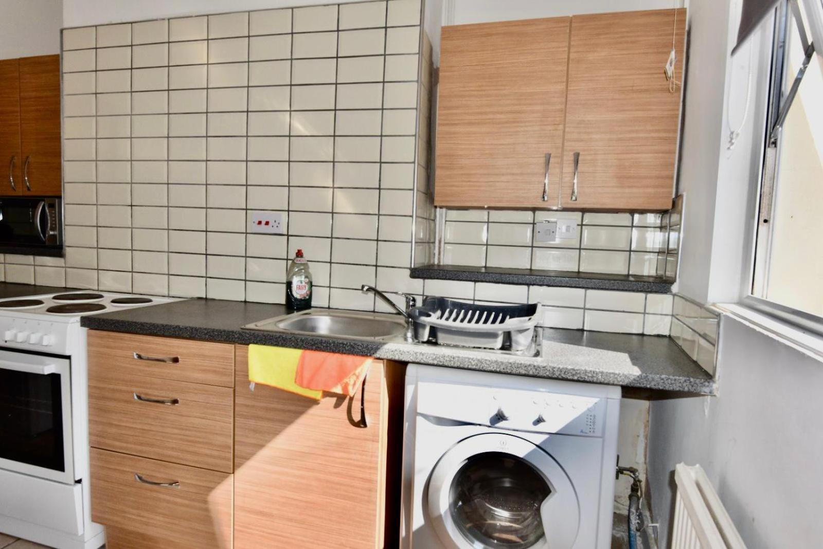 Come On In Lucas Street Newport Train Station Sleep Upto 8 Villa Exterior foto