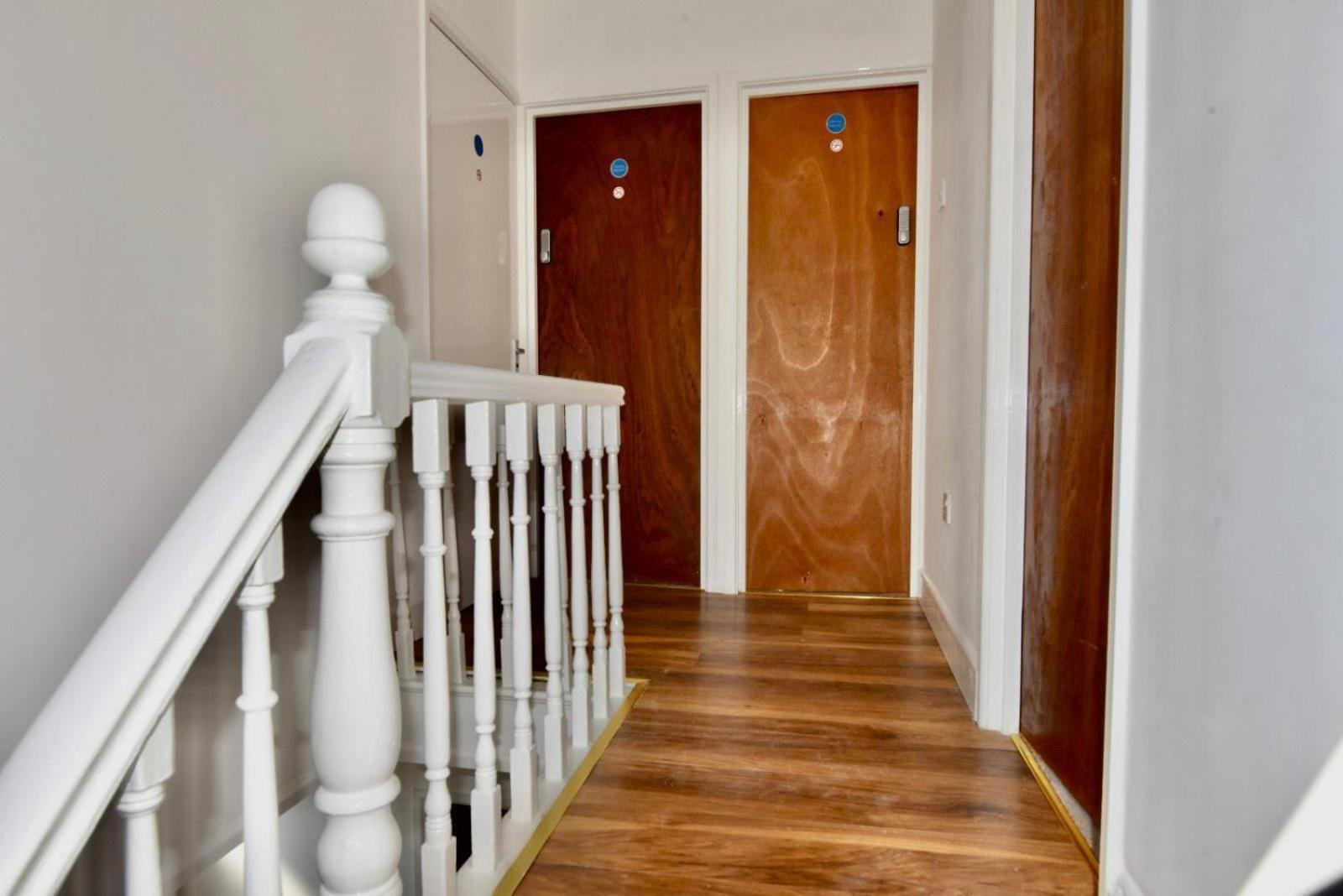 Come On In Lucas Street Newport Train Station Sleep Upto 8 Villa Exterior foto